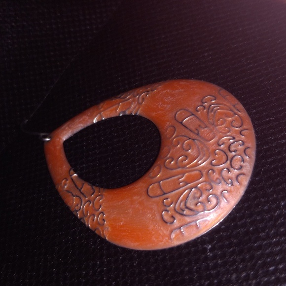 Vintage Coral Enamel with Filigree Detailing Earrings☆GLOWS UNDER black light☆ - Picture 8 of 12